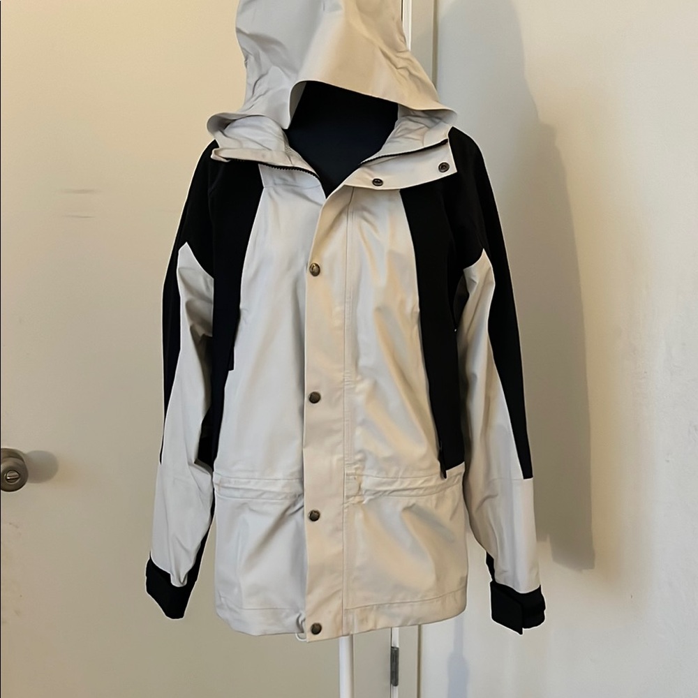 Northface Kid’s Junior XL Black and Cream Hooded Jacket